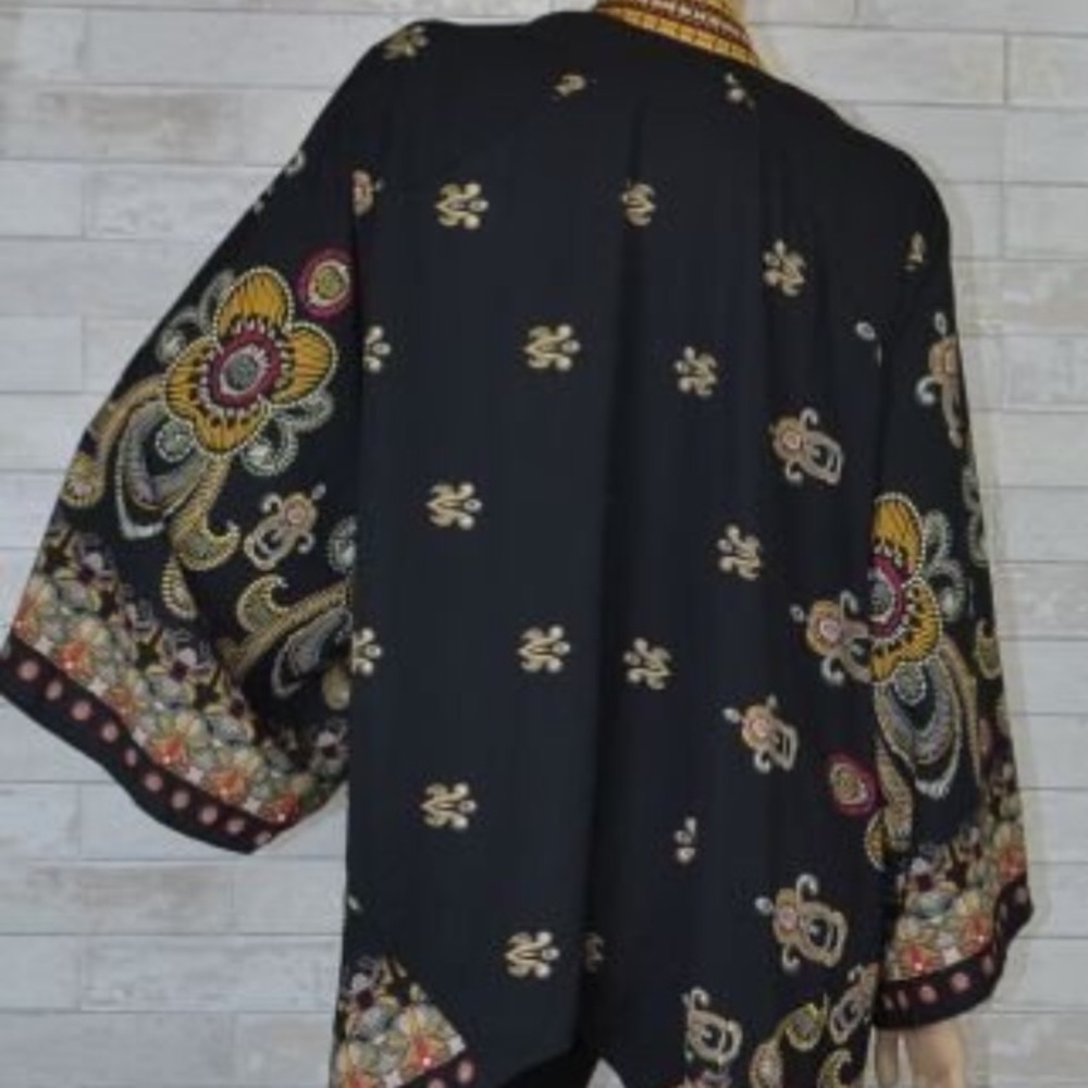Size S/M Honey Punch Black Kimono